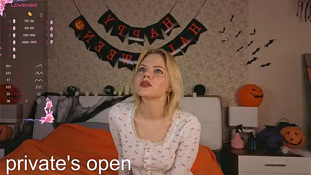 Snapshot of Brittney_Shaw chatting on 11.01.25 Brittney Shaw online show from 11.01.25