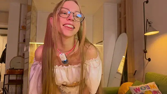 BritaKiss online show from 04.15.26