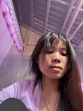 Snapshot of Ngoc-bbi chatting on 04.24.26 Ngoc-bbi online show from 04.24.26