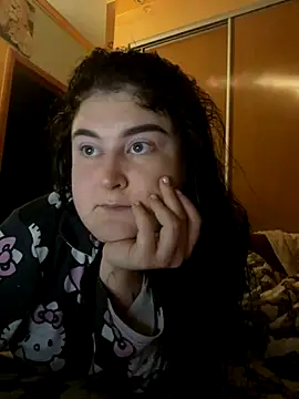 Snapshot of DazzzlingDame chatting on 10.19.25 DazzzlingDame online show from 10.19.25