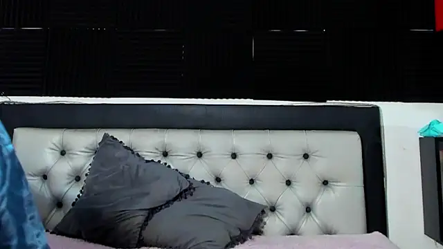 Snapshot of Akalidemon chatting on 10.01.25 Akalidemon online show from 10.01.25