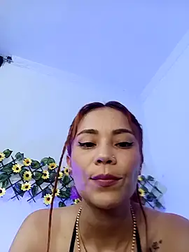 dulcelatin21 online show from 10.25.25