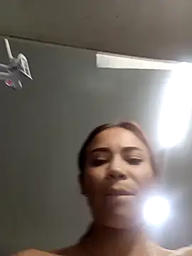 dulcelatin21 online show from 12.16.25