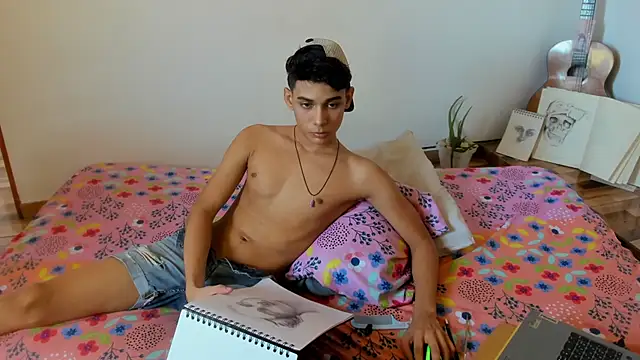 Snapshot of AliottTwink chatting on 10.28.25 AliottTwink online show from 10.28.25