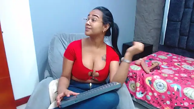 Snapshot of sanabeltits202cl chatting on 10.12.25 sanabeltits202cl online show from 10.12.25