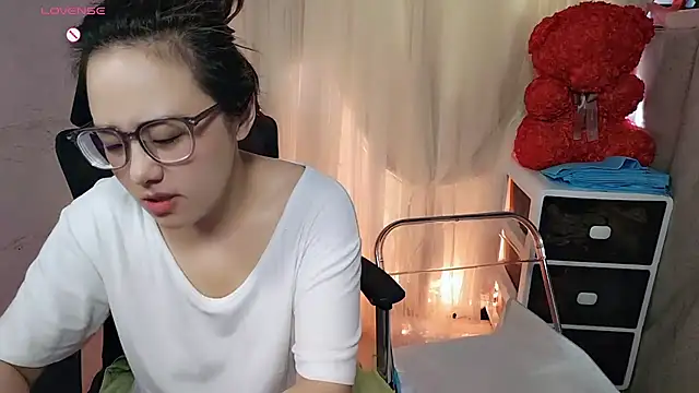 YY-Felicia online show from 09.18.25