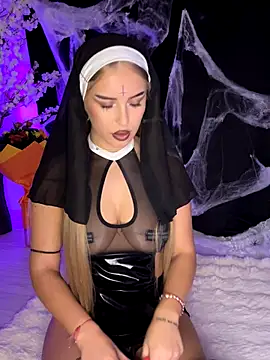 AubrieleRouj1 online show from 10.31.25