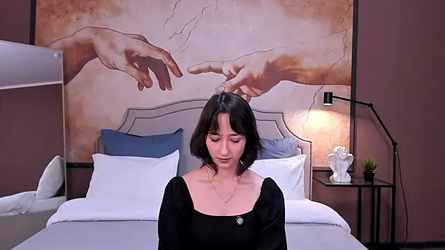 EmilySwonn online show from 10.10.25