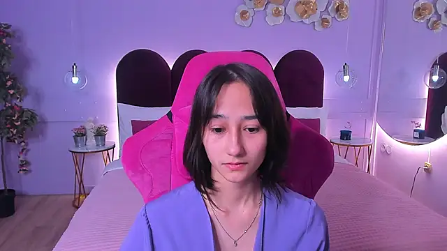 EmilySwonn online show from 11.11.25