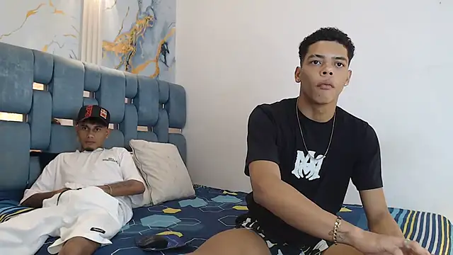 PRETTY FEM online show from 02.18.26