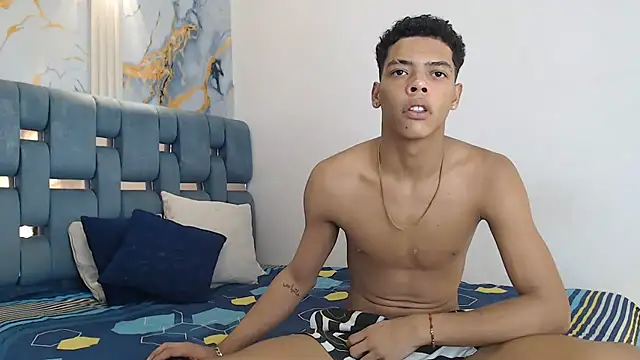 PRETTY FEM online show from 02.19.26