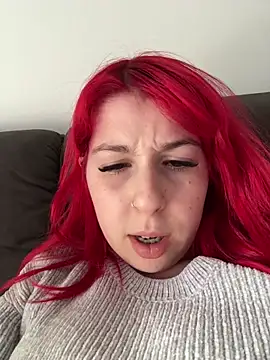 Snapshot of ilaria_miss98 chatting on 02.27.26 ilaria miss98 online show from 02.27.26