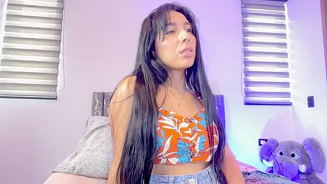 Snapshot of greciadom555 chatting on 09.17.25 greciadom555 online show from 09.17.25