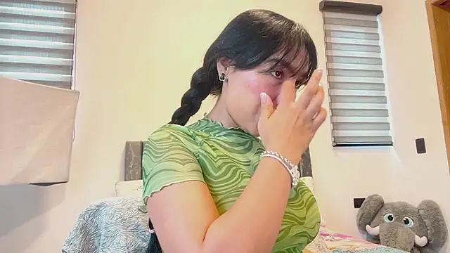 Snapshot of greciadom555 chatting on 09.30.25 greciadom555 online show from 09.30.25