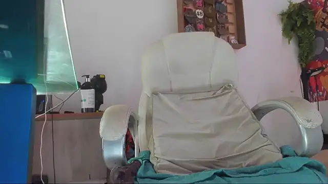 Snapshot of mila_dash chatting on 10.15.25 mila dash online show from 10.15.25