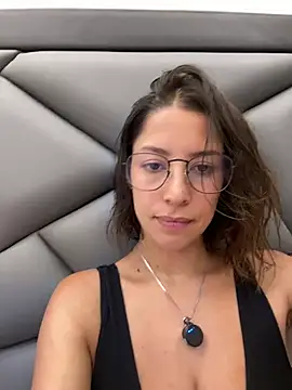 luvely online show from 04.12.26