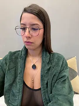 luvely online show from 04.18.26