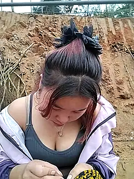 lylylove online show from 02.24.26