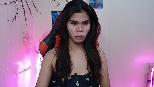 Snapshot of dianne_swift chatting on 10.31.25 dianne swift online show from 10.31.25