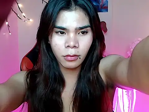 Snapshot of dianne_swift chatting on 11.02.25 dianne swift online show from 11.02.25