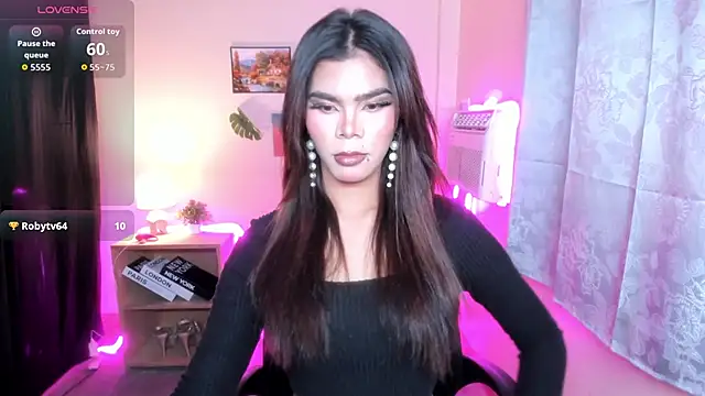 Snapshot of dianne_swift chatting on 11.03.25 dianne swift online show from 11.03.25