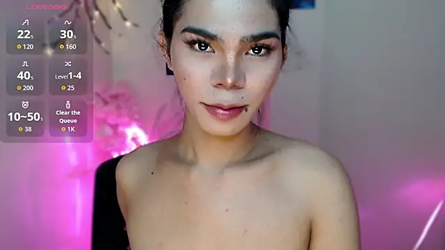 Snapshot of dianne_swift chatting on 11.10.25 dianne swift online show from 11.10.25