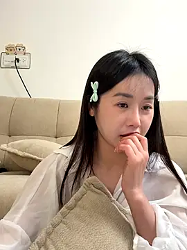 Snapshot of strawberry-ni chatting on 11.02.25 strawberry-ni online show from 11.02.25