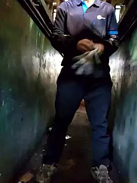 Snapshot of anggllaaa chatting on 10.30.25 anggllaaa online show from 10.30.25