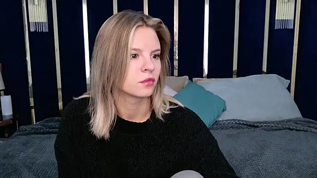 Snapshot of KiaraRolls chatting on 09.28.25 KiaraRolls online show from 09.28.25