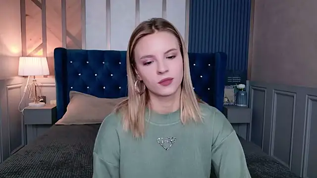 Snapshot of KiaraRolls chatting on 11.11.25 KiaraRolls online show from 11.11.25