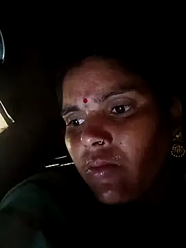 Snapshot of Sexy_queeny chatting on 10.04.25 Sexy queeny online show from 10.04.25