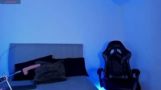 SoffiRousee online show from 11.06.25