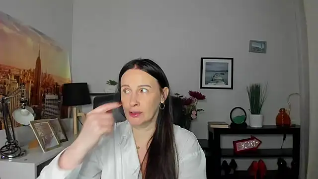 Velvet Jasmine online show from 10.01.25