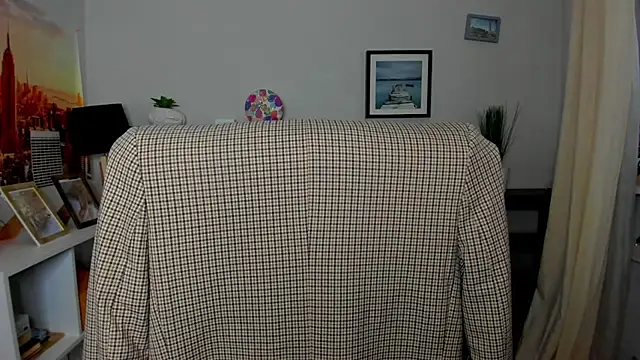 Velvet Jasmine online show from 11.01.25