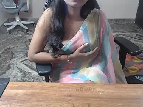  LoveBirds online show from 03.03.26