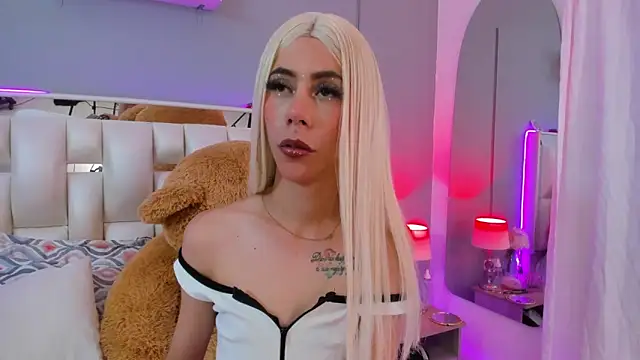 Snapshot of Darlyn_tenderhot__ chatting on 10.22.25 Darlyn tenderhot online show from 10.22.25