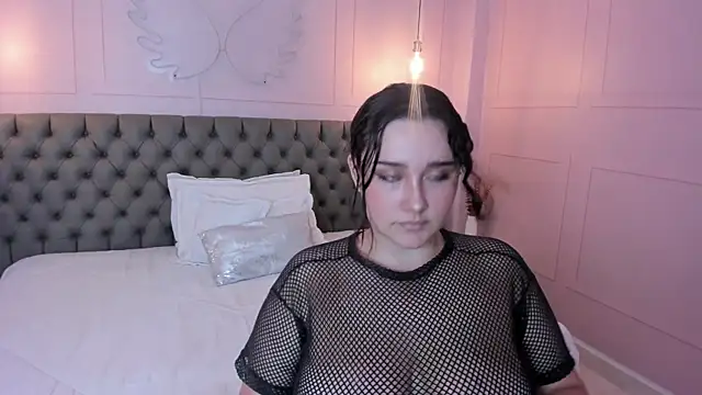 Snapshot of Briana_24 chatting on 10.12.25 Briana 24 online show from 10.12.25