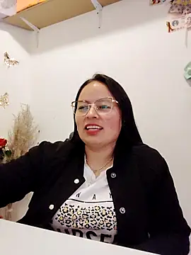 Daliz Leon online show from 09.23.25