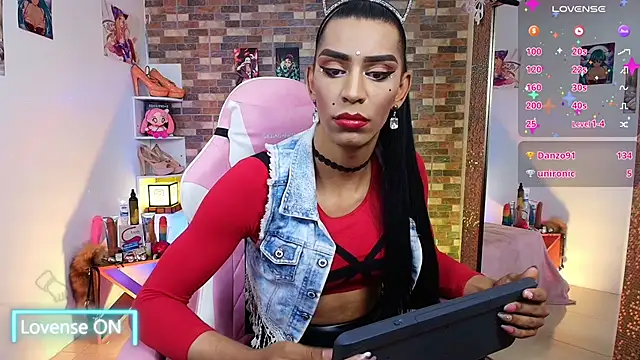 Starhott  online show from 09.24.25