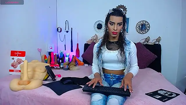 Starhott  online show from 10.16.25