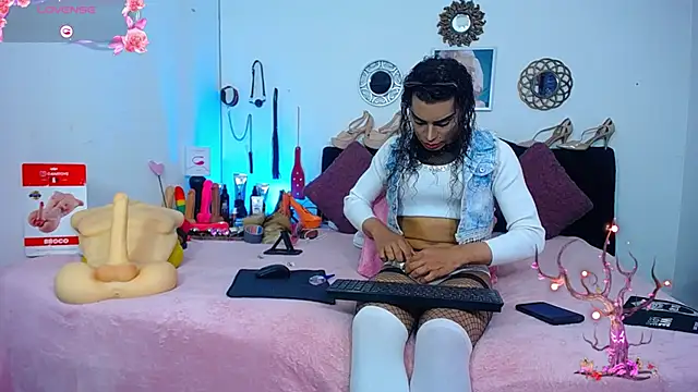 Starhott  online show from 10.17.25