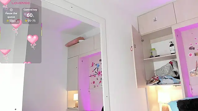 Snapshot of Stefannyevans_ chatting on 11.11.25 Stefannyevans online show from 11.11.25