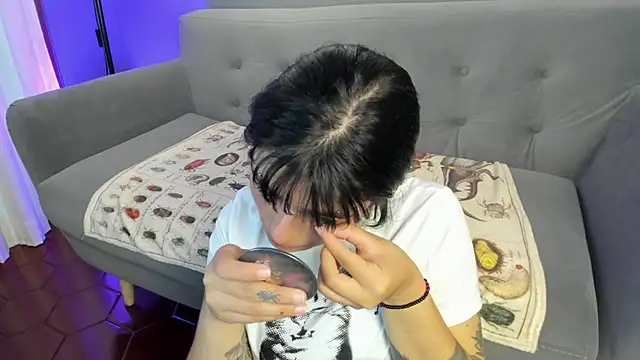 flower smith  online show from 04.04.26