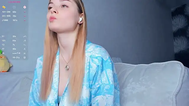 Snapshot of hidden_charm chatting on 02.27.26 hidden charm online show from 02.27.26