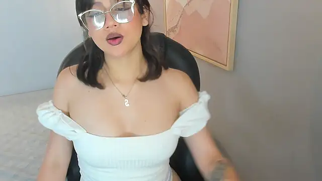 Julieth brown  online show from 10.23.25