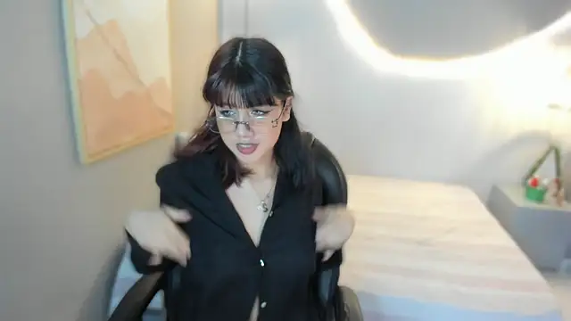 Julieth brown  online show from 12.18.25