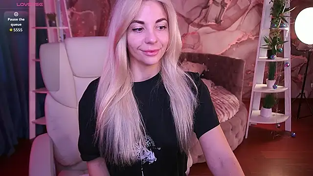 BellaRayyy online show from 03.16.26