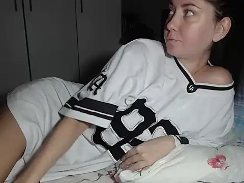 petite danielle online show from 12.02.25