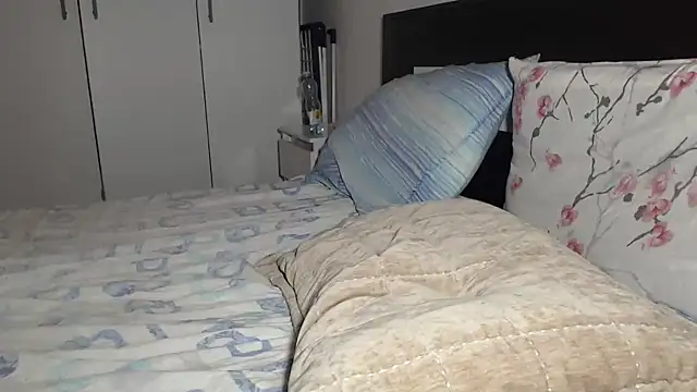 petite danielle online show from 04.18.26