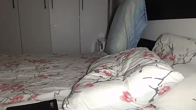 petite danielle online show from 06.05.26